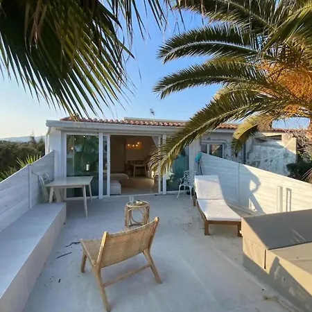 Beautiful House With Terrace Sea Front - Nyaraló *