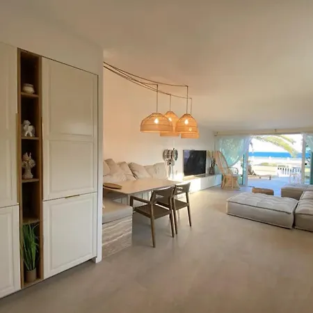 Nyaraló Beautiful House With Terrace Sea Front -