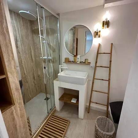 Tatil Evi Beautiful House With Terrace Sea Front -