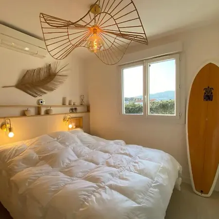 Casa de Férias Beautiful House With Terrace Sea Front - *
